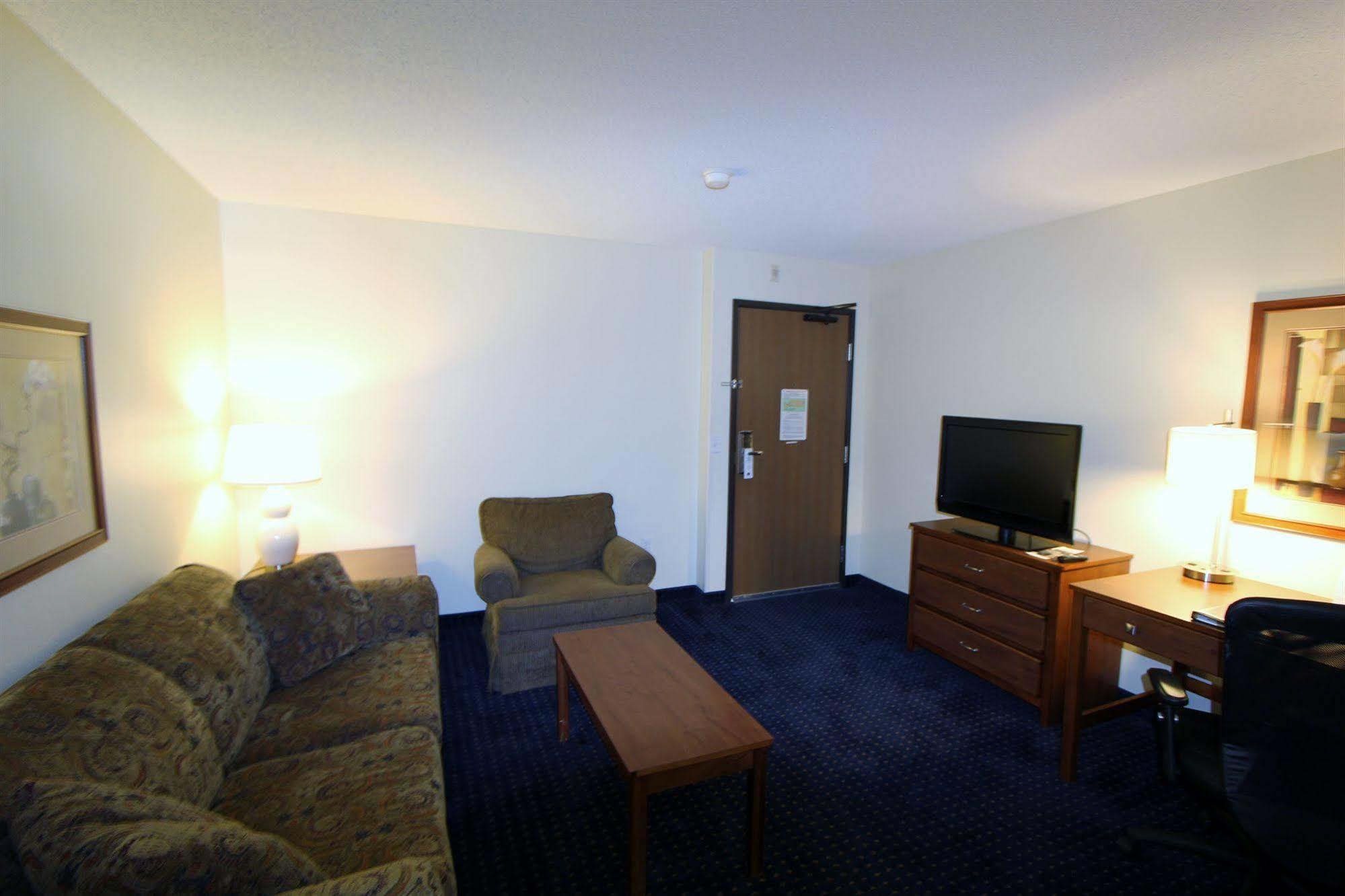 Americinn By Wyndham Cedar Rapids Airport Eksteriør bilde